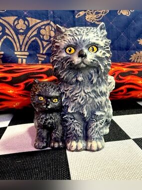 Vintage Goebel Cat + Kitten Ceramic Figurine